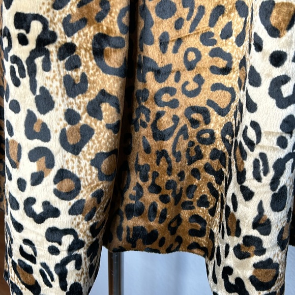 Dennis Basso leopard faux fur cape jacket - Picture 9 of 14